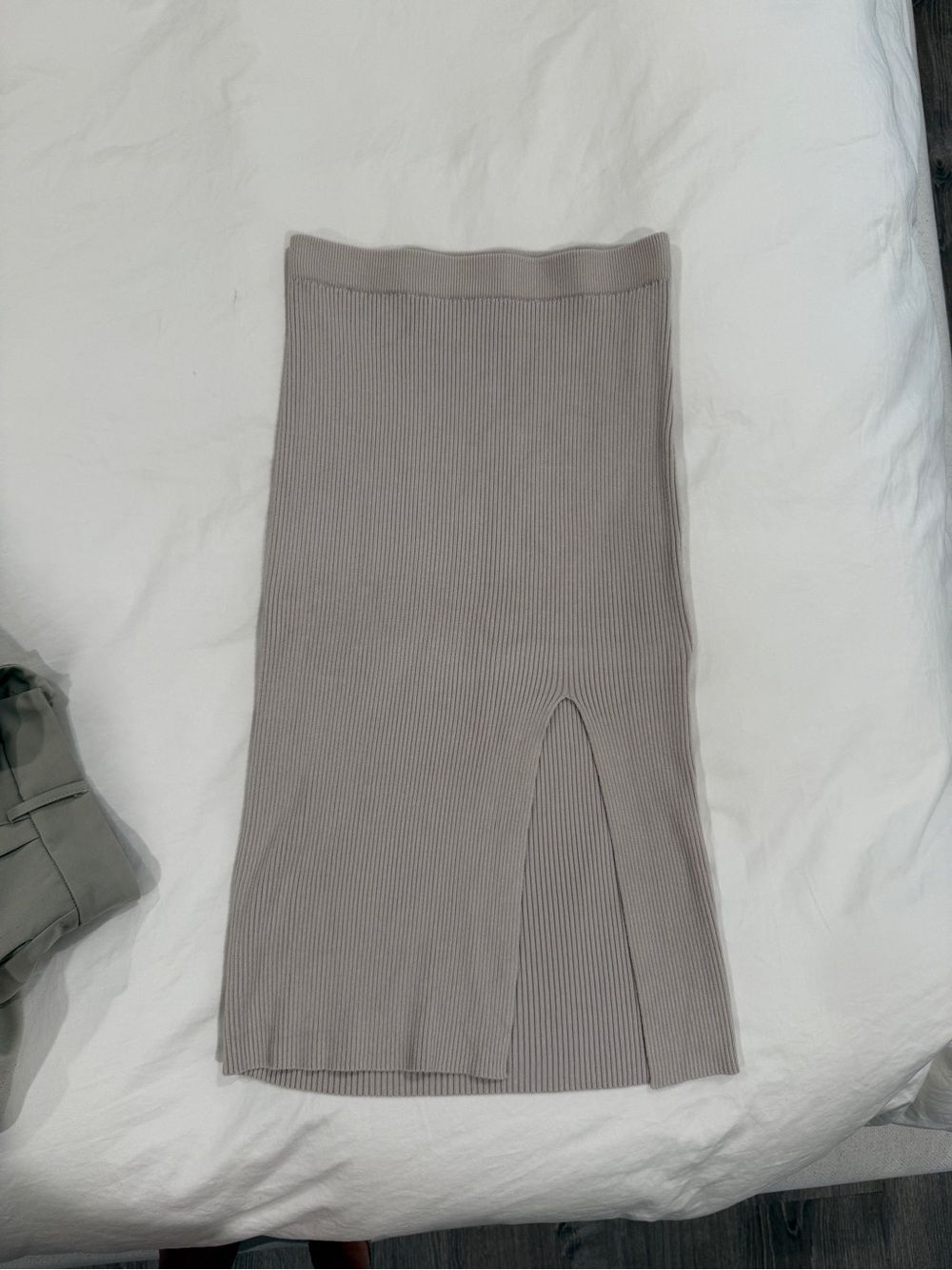 Abercrombie & Fitch Taupe Ribbed Midi Skirt with Front Slit